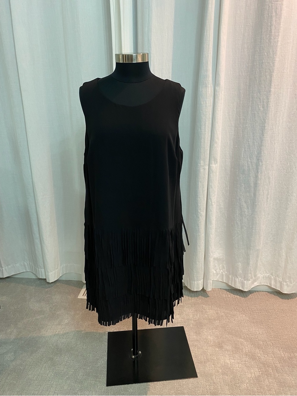 Vince Camuto Black Sleeveless Fringe Shift Dress